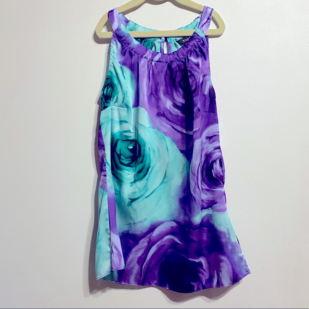 White house black market halter top size XS